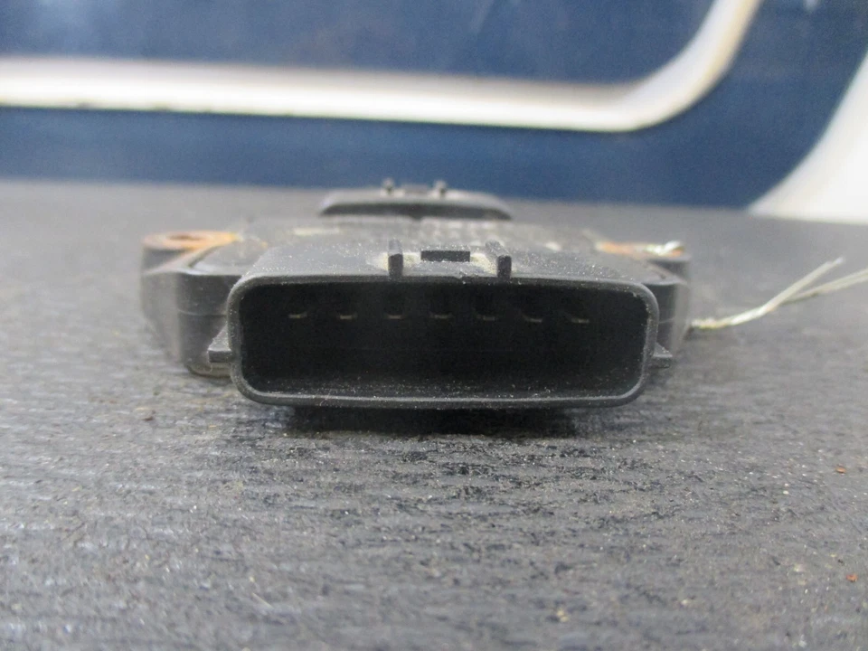 Infiniti J30 1995 - VG30DE - Unidad de control de encendido con transistor de encendido Foto 3 de 4