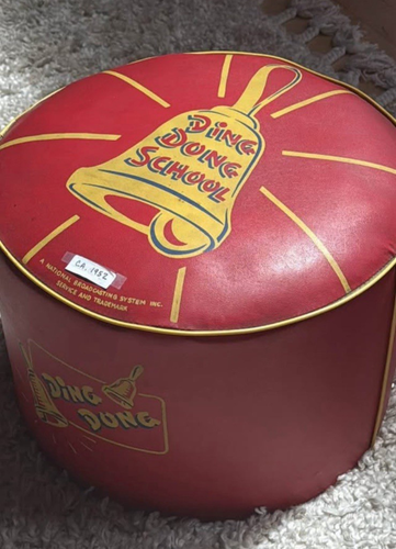 Vintage Ding Dong Schule Ding Dong Lesestuhl 9" Höhe. Vintage NBC Studios - Bild 5 von 5