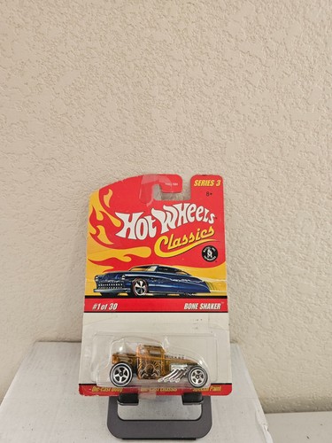 Hot Wheels Classics Series 3 Bone Shaker #1/30 Gold E8