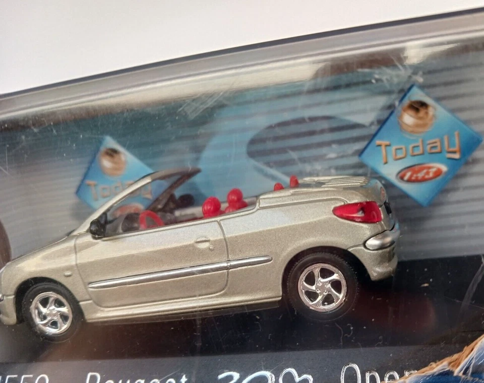 Coche Solido Peugeot 206 CC Plateado techo abierto convertible fundido a presión escala 1:43 en caja Foto 3 de 4