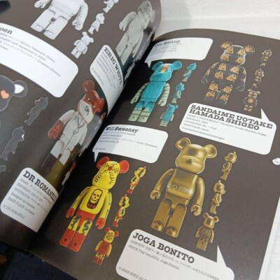 MEDICOMTOY 10th記念モデル 100% 希少 10周年　記念本 Medicom Toy 10th Anniversary Bear Book: 100 Bearbrick Collectible