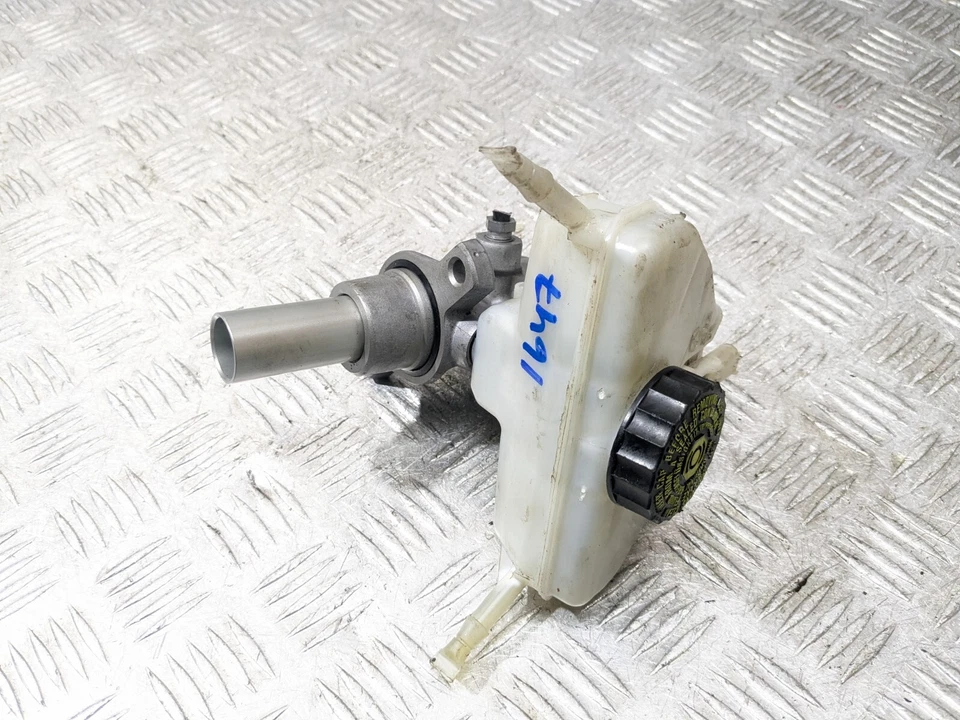 MERCEDES GLC BRAKE MASTER CYLINDER & BOTTLE 2.1 D DIESEL A2054300002 X253 2016 - Image 4 of 4