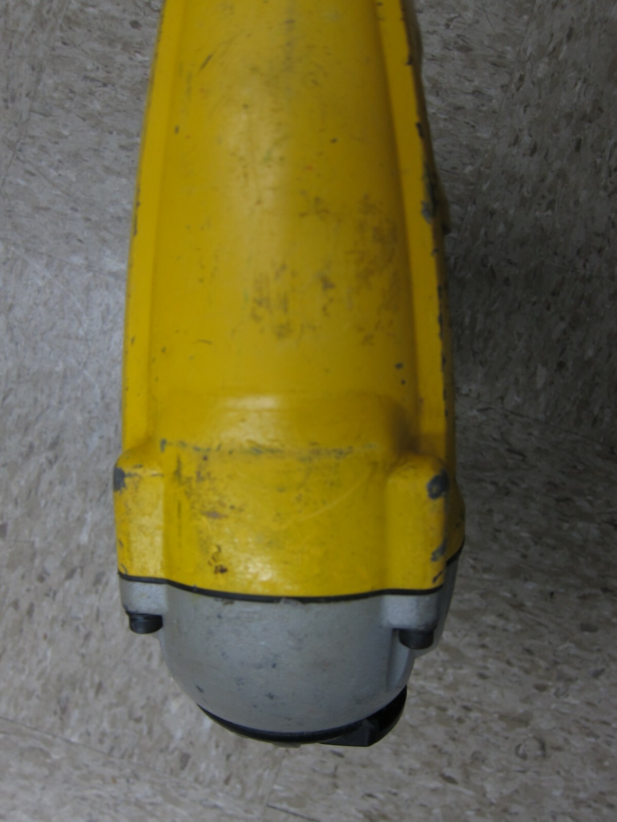 DEWALT D51276 1Inch to 21/2Inch 15Gauge Angled Finish Nailer (Not