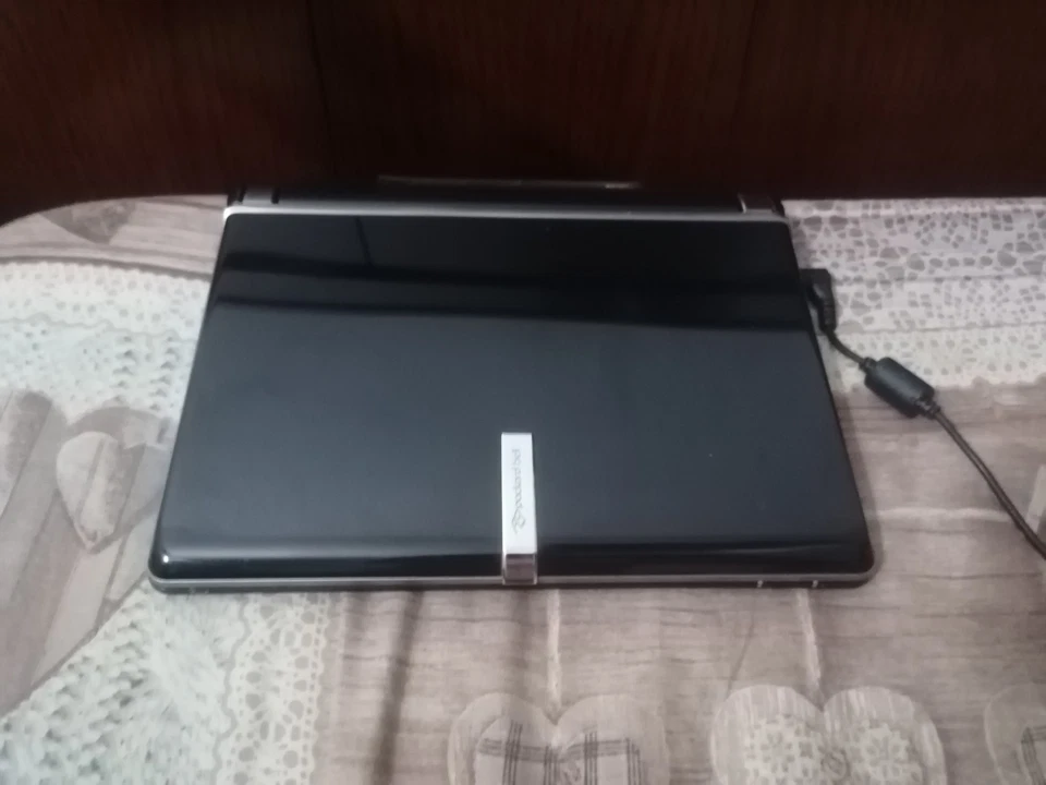 Netbook Packard bell dot S KAV60 (aspire one) Mini PC 10" - Immagine 4 di 4