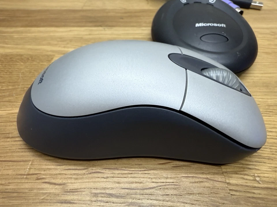 Microsoft Wireless Optical Mouse Silver 91LP0177 Canada 210 Receiver 1.0A Works - Image 3 of 4