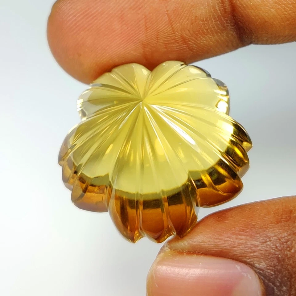55.73 Ct Natural "VVS "Yellow Citrine Top Luster Hexagonal Fancy Flower - 57892 - Image 2 of 2