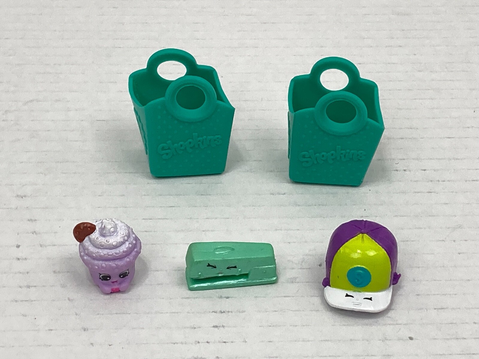 Moose Toys Shopkins - Lote de 5 galletas cremosas Cupcake Stella grapadora casper cap