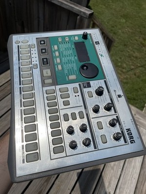 Korg Electribe ES-1 Drum Machine/Sampler (power cord included)