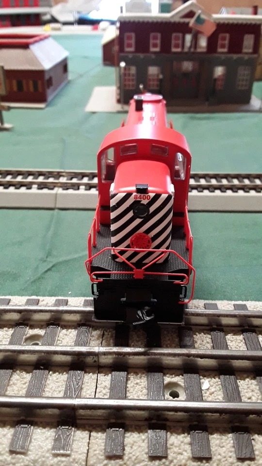 Locomotiva 920-35137 (HH-15 Alco RS-2 Gauge Photo 1000 Series CP RAIL CP#8400 - Imagem 3 de 4