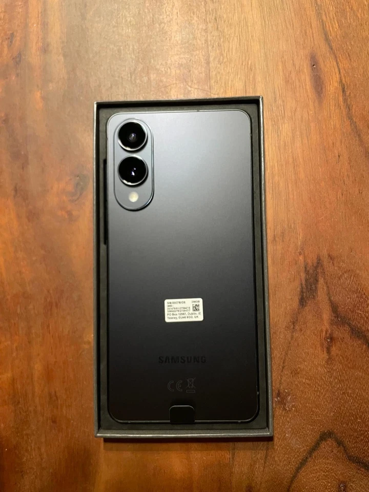 Samsung Galaxy S25 Edge - 256 GB - Titanium Jetblack (Ohne Simlock) - Bild 3 von 4