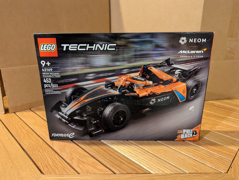 LEGO TECHNIC: Neom Mclaren Formula E Race Car (42169)