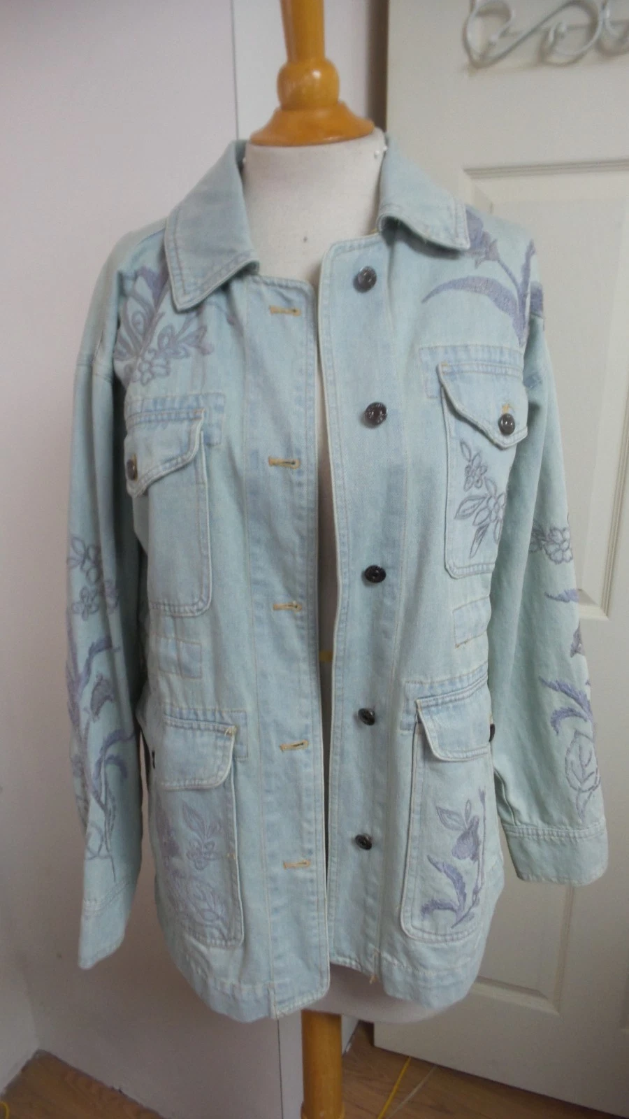 NWOT Johnny Was Lt Denim Jacket Coat FLORAL Embroidery Mid Length Sz Sm Buttons