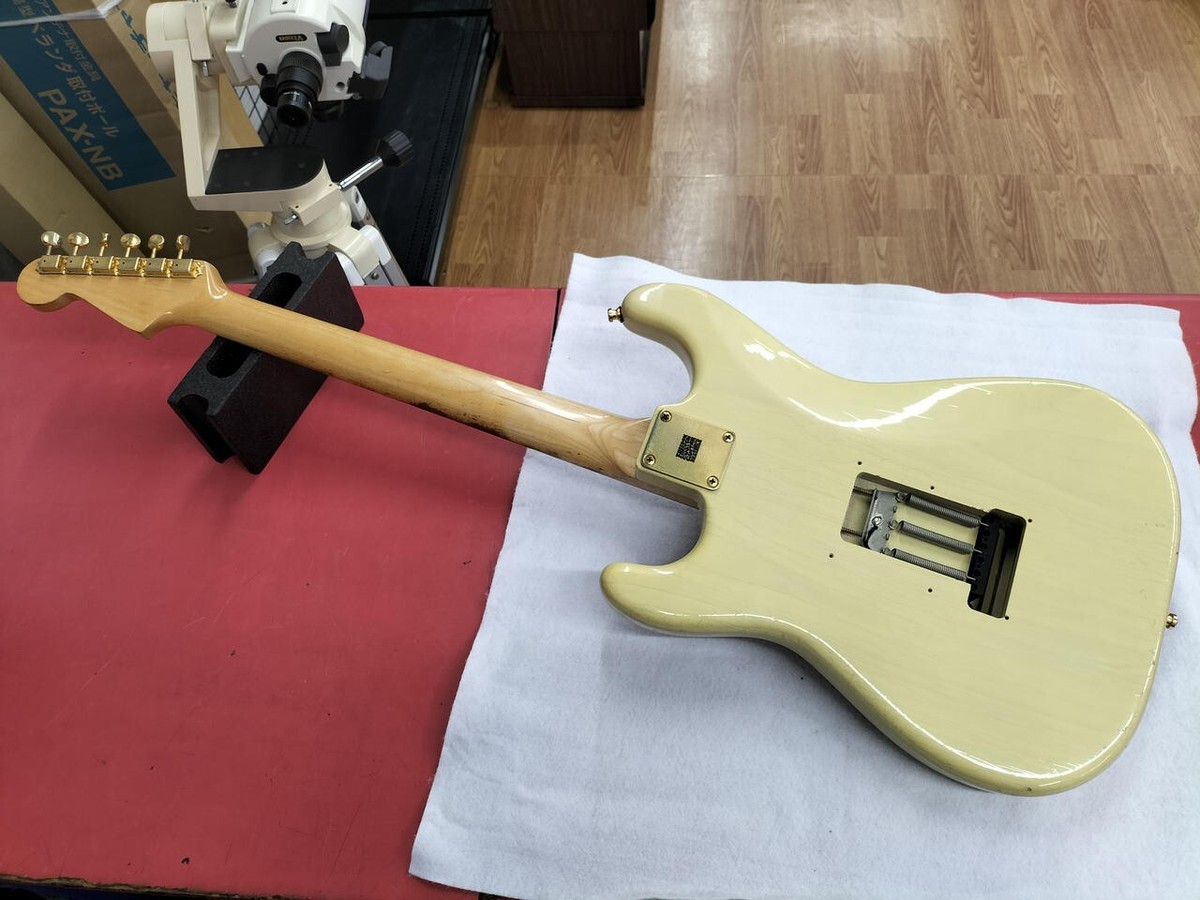 Freedom] Custom Guitar Research ST Type Made in USA Solid Body