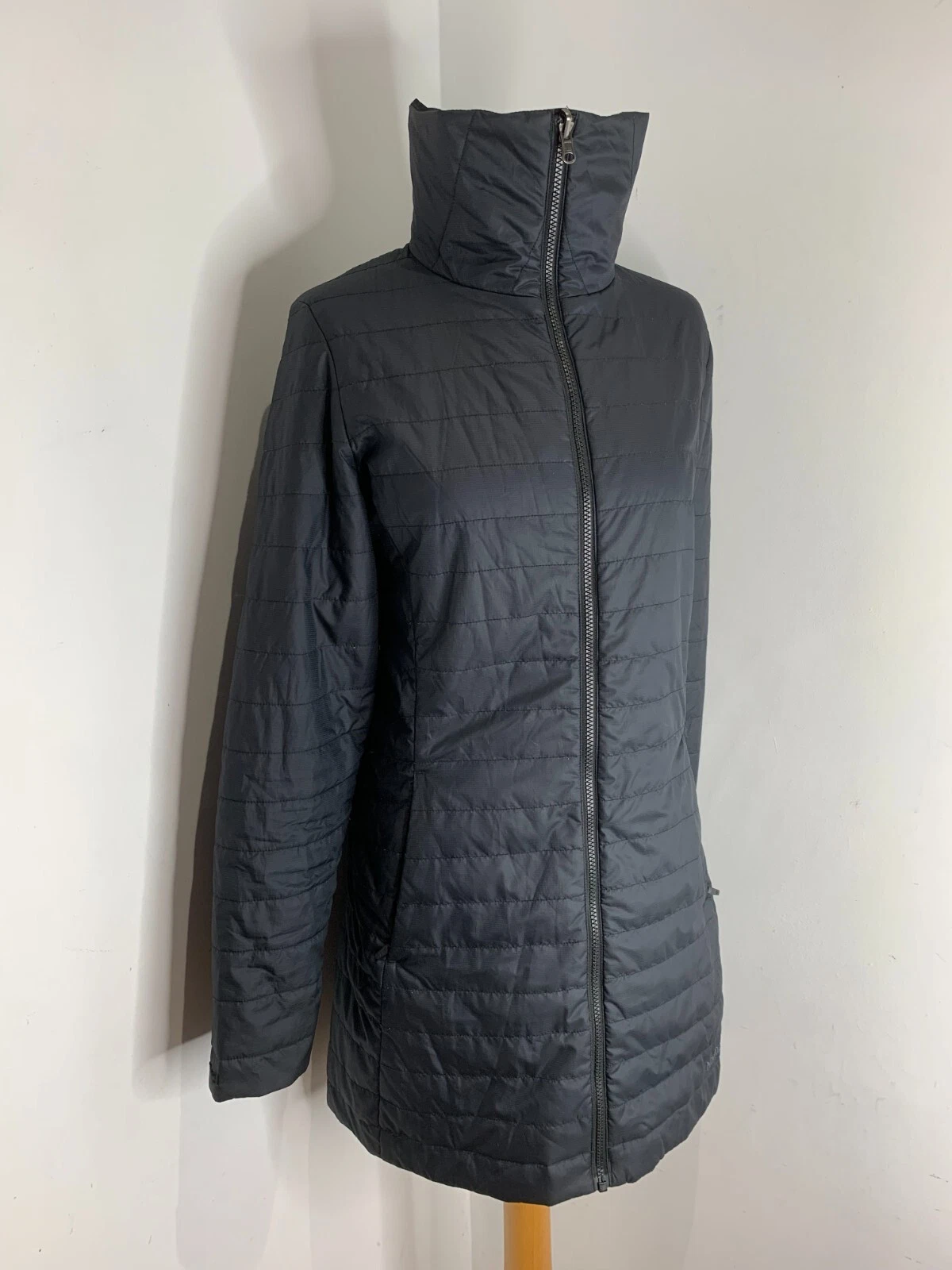 Marmot black quilted padded coat jacket L VGC fitted lightweight liner