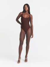 NWT SKIMS Body Scoop Neck Low Back Thong Bodysuit Brown Cocoa Small