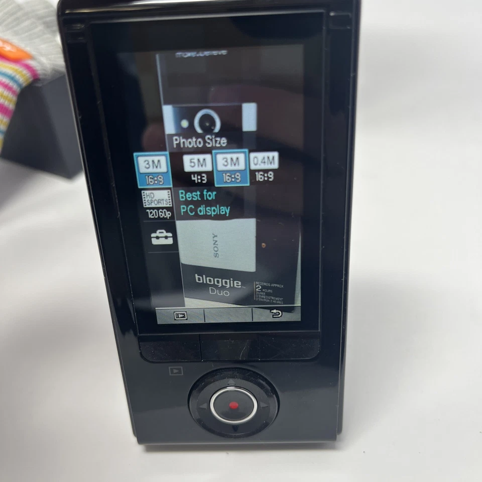 Sony Bloggie Duo 5.1MP HD Snap Camcorder 4GB Dual Screen MHS-FS2 Violet W/ Box - Image 4 of 4