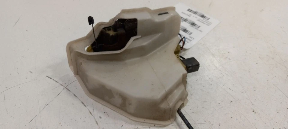 Trava de porta Volkswagen Rabbit trava traseira esquerda 2006 2007 2008 2009 - Imagem 2 de 4