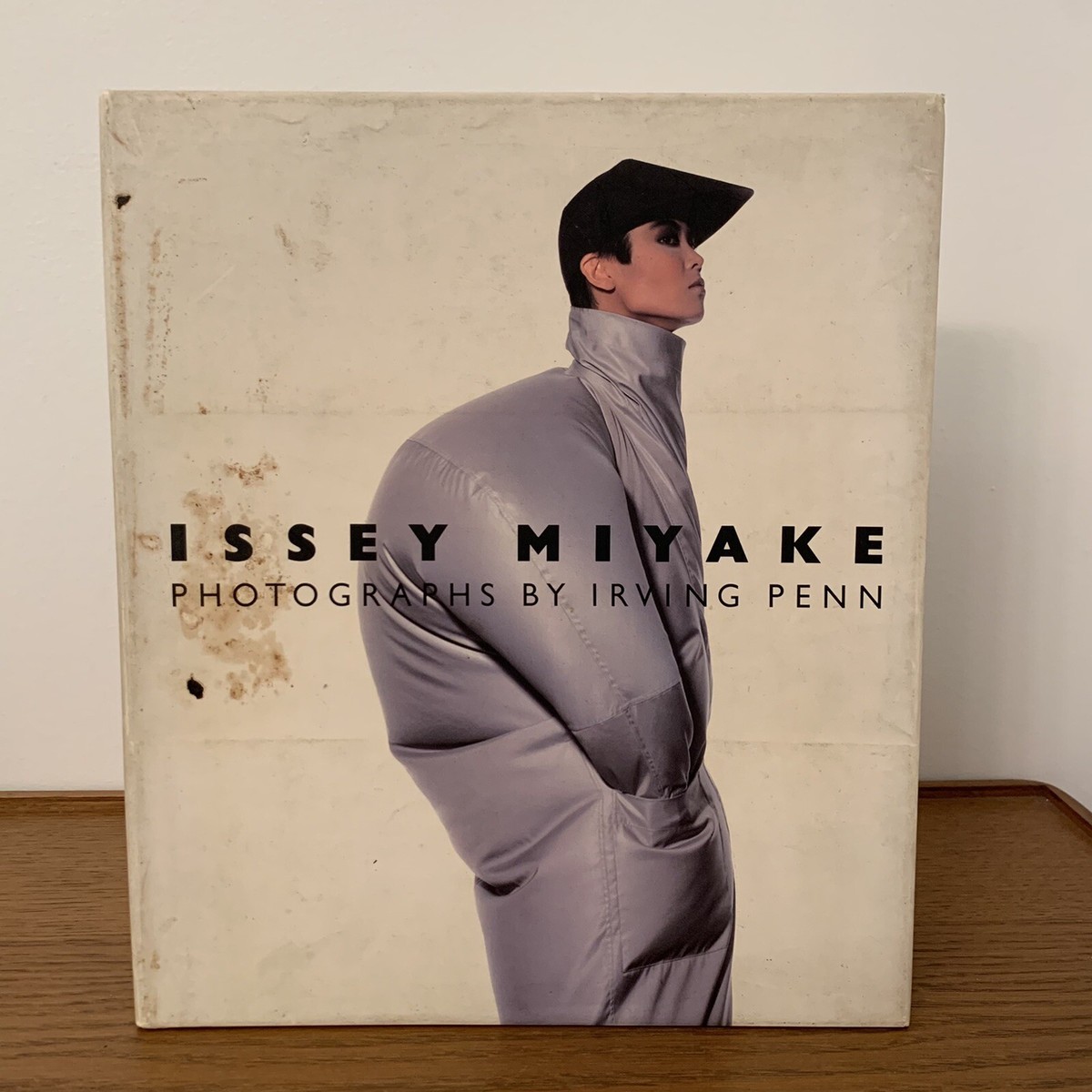 ISSEY MIYAKE by Irving Penn 日本語版 イッセイ・ミヤケ by アーヴィング・ペン」 