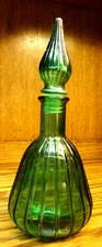RARE Vtg Emerald Green 9.5" Glass Bottle Decanter Liquor Whiskey Wine+ Lid   698