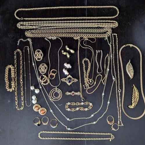Vtg Mod Costume Gold Tone Jewelry Lot Rings Necklaces Bracelets Ect