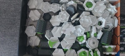 Günstig  abzugeben: Gravitrax  1 x Extreme Pro 1 x Extension Vertikal