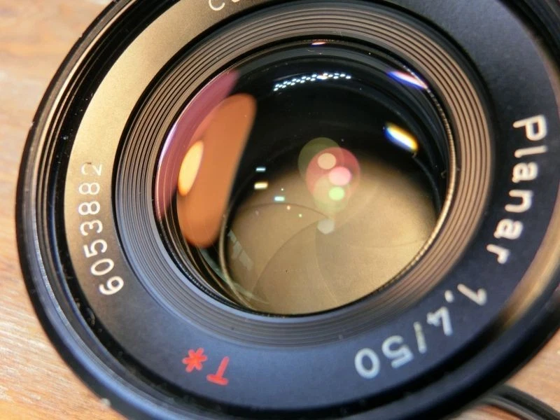 Lente Contax Carl Zeiss Planar 50 mm F/1,7 T* MF montaje CY [Excelente+5] probado Foto 3 de 4