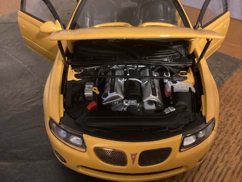 1:18 Scale 2005 Pontiac GTO Yellow Jacket GMP READ - Picture 9 of 18