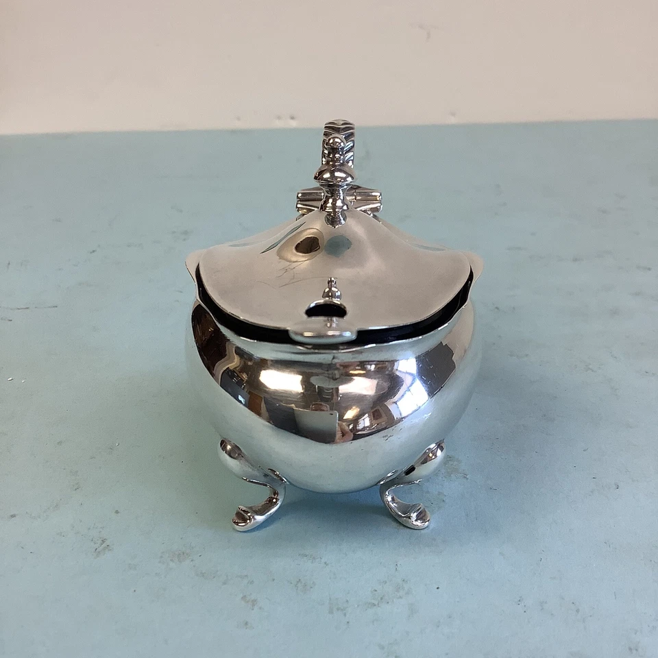 Sal de plata esterlina Birmingham de Finnigans Ltd. Manchester Foto 2 de 4