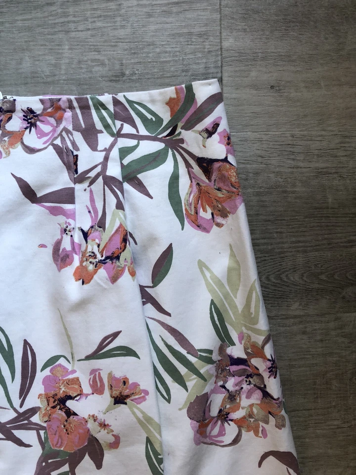 Joe Fresh Floral Skirt Size 14 - Image 3 of 4