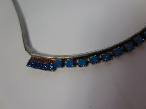 Collar Dannijo Mujer Traina Cristal Latón NUEVO CON ETIQUETAS $795 Azul ROJO BLANCO - Imagen 5 de 8