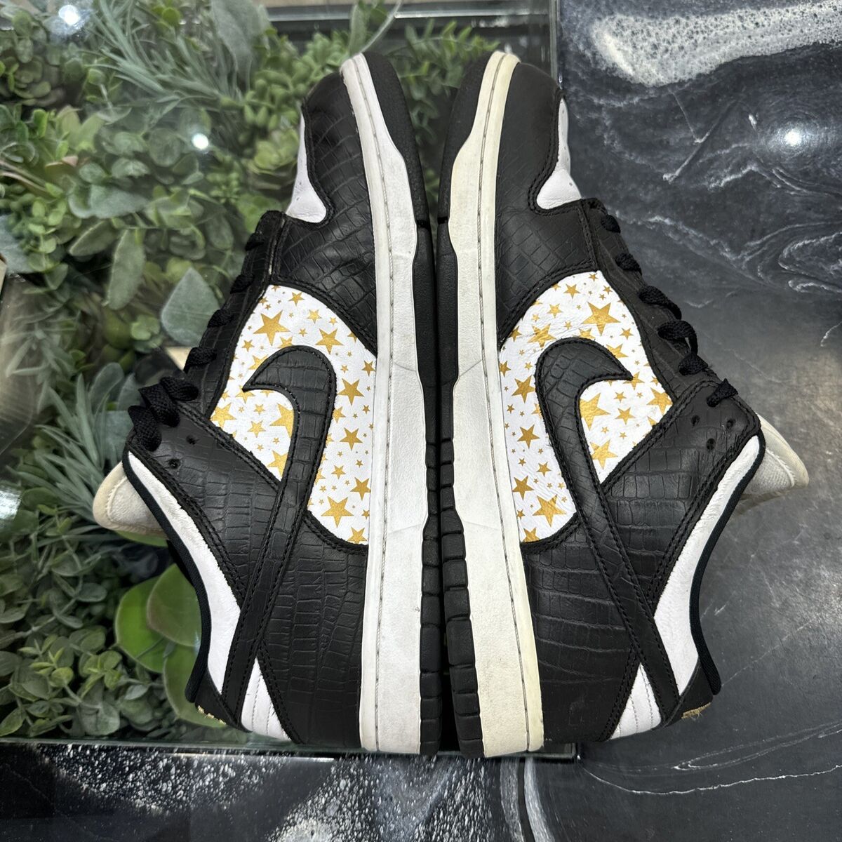 Size 10 - Nike SB Dunk Low Supreme Stars Black 2021 Used Size 10 - Nike SB Dunk Low Supreme Stars Black 2021 Used