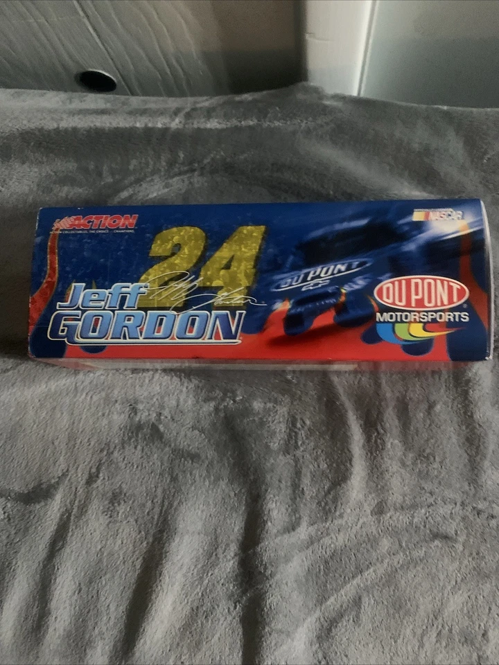 1:24 ACTION 2004 #24 DUPONT MONTE CARLO SS JEFF GORDON RARE CWB CLEAR BANK 1/636 - Image 2 of 4