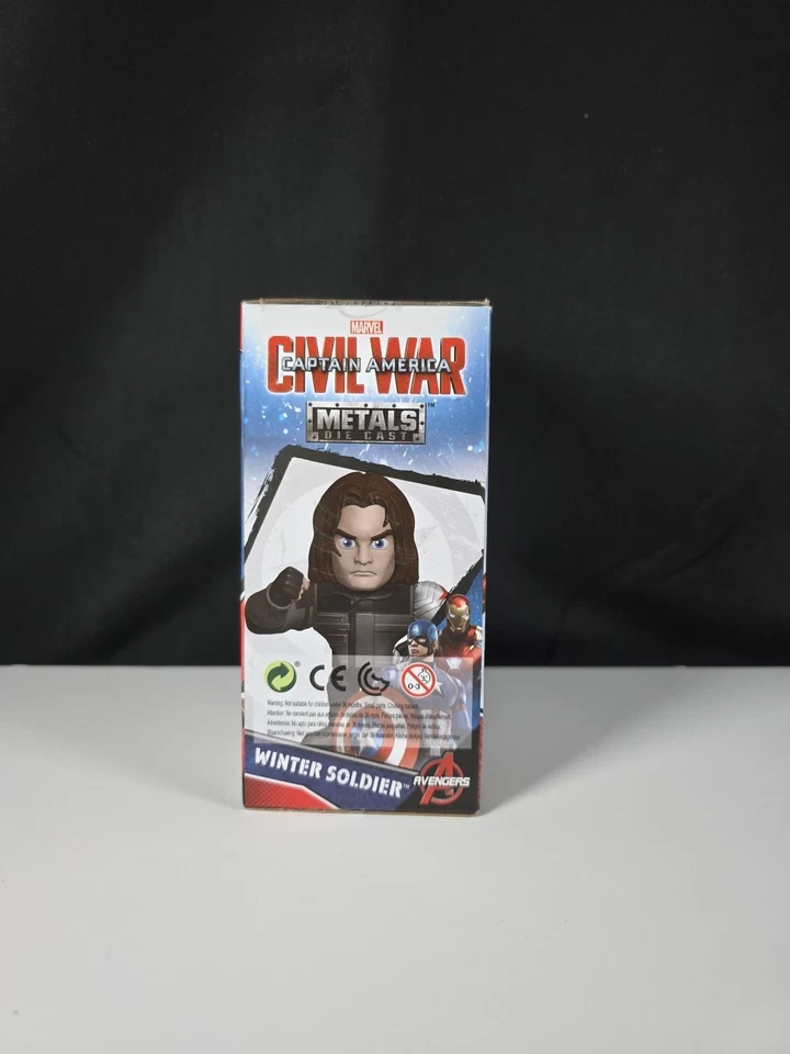 Boneco de ação Soldado Invernal M49 Metals Die Cast Capitão América Guerra Civil - Imagem 2 de 4