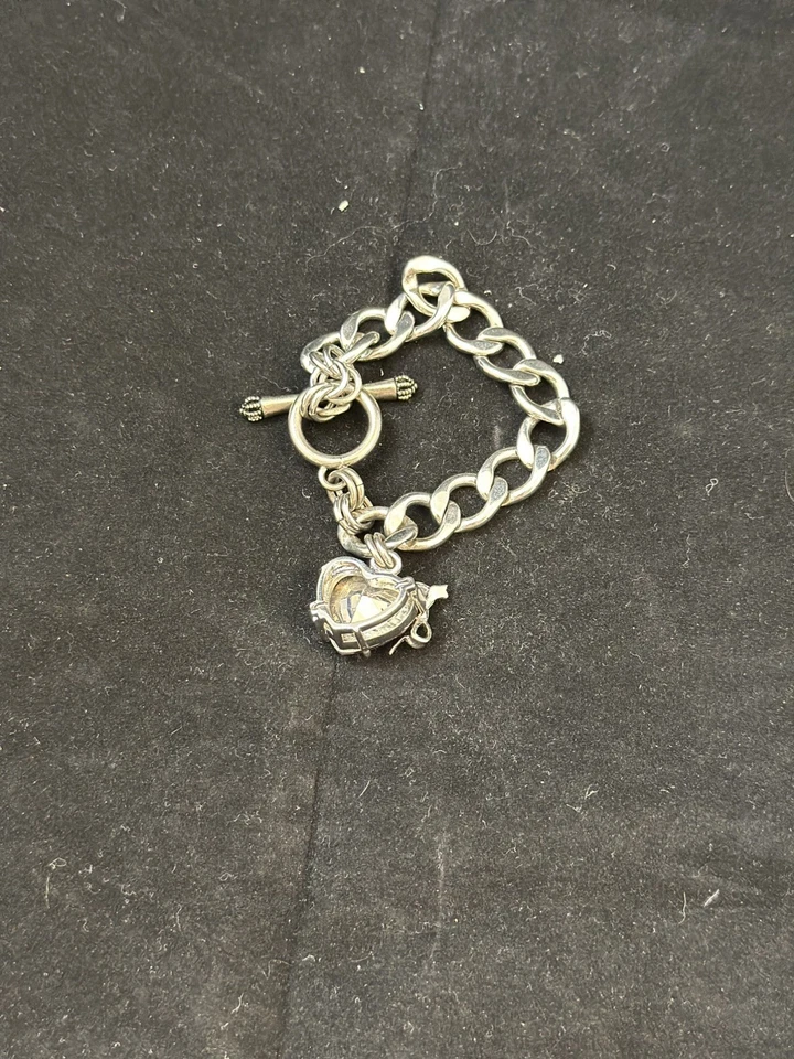 Pulsera Juicy Couture Vintage Y2K Tono Plata Rosa Corazón Palanca Foto 2 de 3