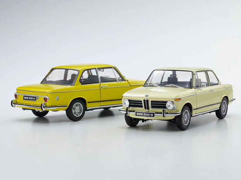 Kyosho 1:18 BMW 2002 tii Diecast model Car Gifts White/Mi