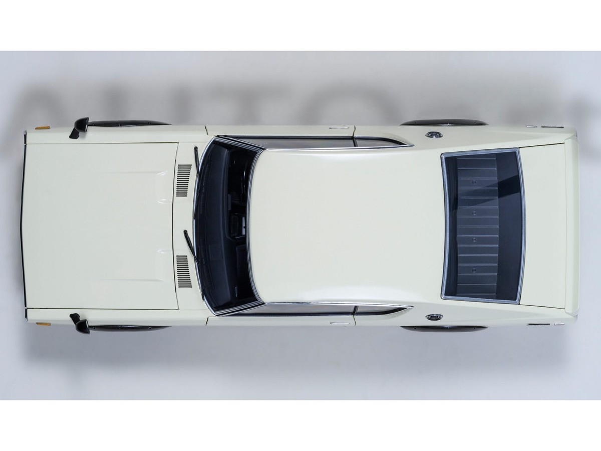 NISSAN SKYLINE 2000GT-R (KPGC110) TUNED VER. RHD WHITE 1/18 BY