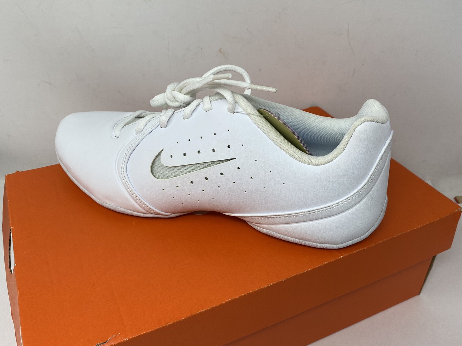 nike sideline 3 size 8