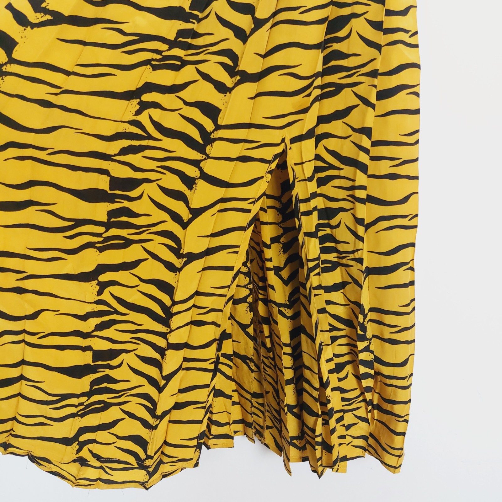 RIXO Rose Yellow tiger striped animal print pleat… - image 4