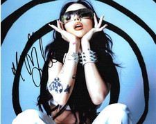 * MAGGIE LINDEMANN * signed 8x10 photo * MANNING FIREWORKS * COA *