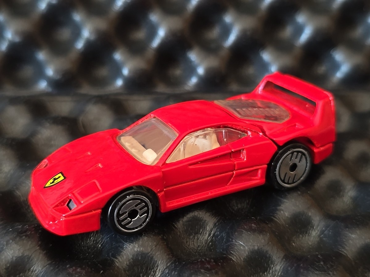 Hot Wheels 1988 Red Ferrari F40 Opening Rear Top Raceline Wheels