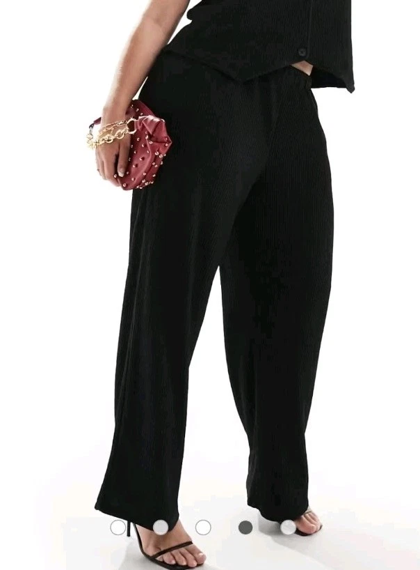 Vero Moda Curve Zamira wide leg pants Size-US/20 Black - Image 2 of 3