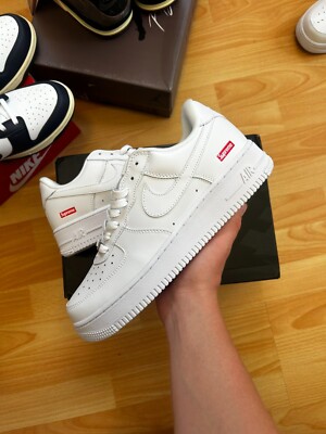 Original ! EU43, US9.5 nike air force 1 low supreme white. Old box (2019) NEW