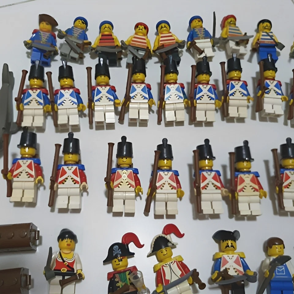 4X Lego Pirates Minifigures Lot Imperial Guard Bluecoat Pirate Minifig Captain - Image 2 of 4