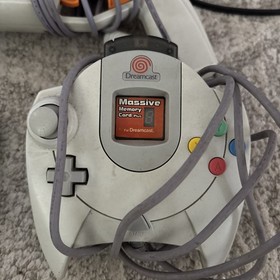Sega Dreamcast System with 2 controllers, gun and game. 