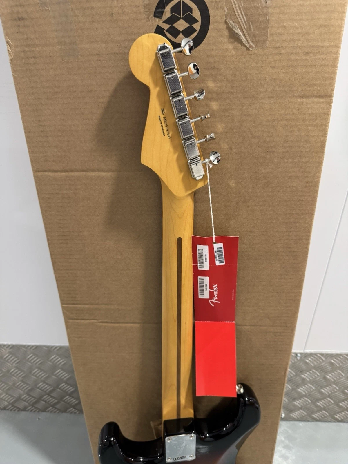 Fender Player II Stratocaster Rosewood Fingerboard 3 Colour Sunburst Brand New 10