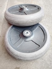 2 Stk. leichte Räder / Reifen, 200x50 - 65 mm Achsbreite