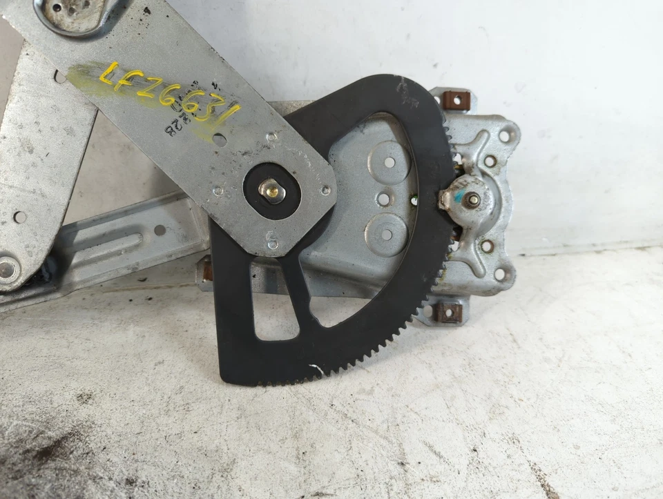 2000-2002 Saturn Sl1 Driver Left Front Window Regulator JTZR0 - Image 2 of 4