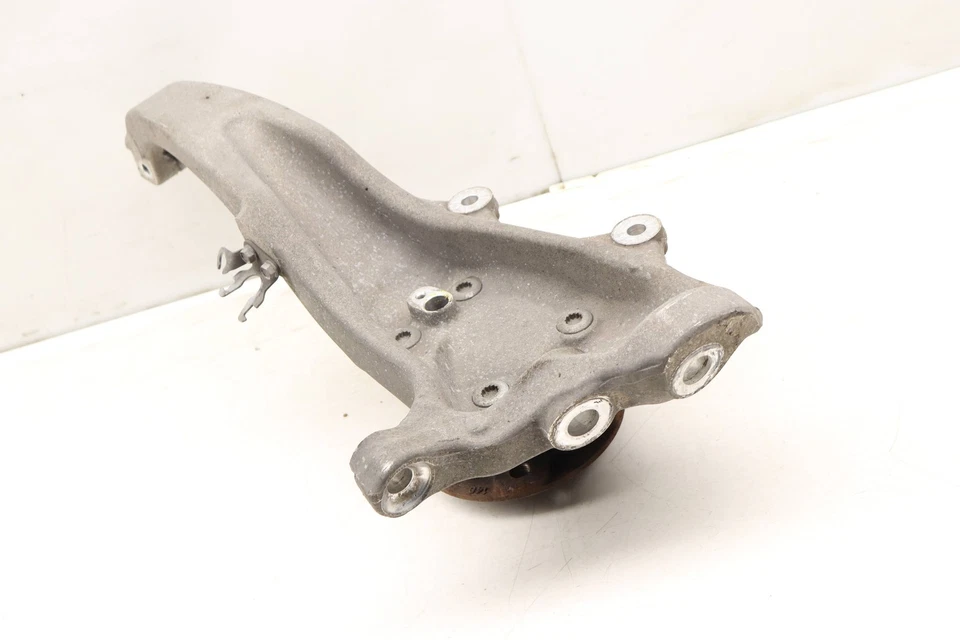 BMW 535D 2014-2016 - Nudillo de husillo delantero derecho con cojinete de rueda 6775770 Foto 2 de 4