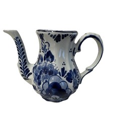 Delfts Blue Hand Painted Ceramic Floral Glossy Round Tea Pot Blue and White