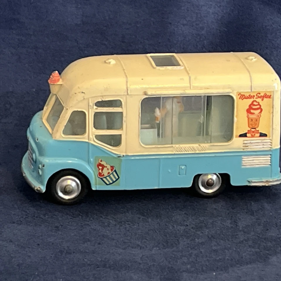 Фургон для мороженого Smith's Karrier Corgi Toys сделано в Великобритании - Изображение 3 из 4